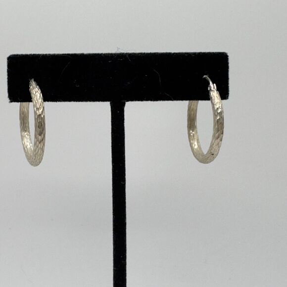 Vintage Textured Sterling Silver Medium Hoop Earrings Minimalist Signed AAJ Ster - Picture 9 of 10